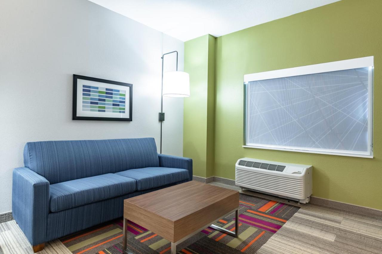 Holiday Inn Express & Suites - Moundsville By Ihg Exterior photo